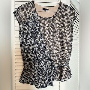 Gap Women’s Size 4 Very dark navy/beige wrap look blouse